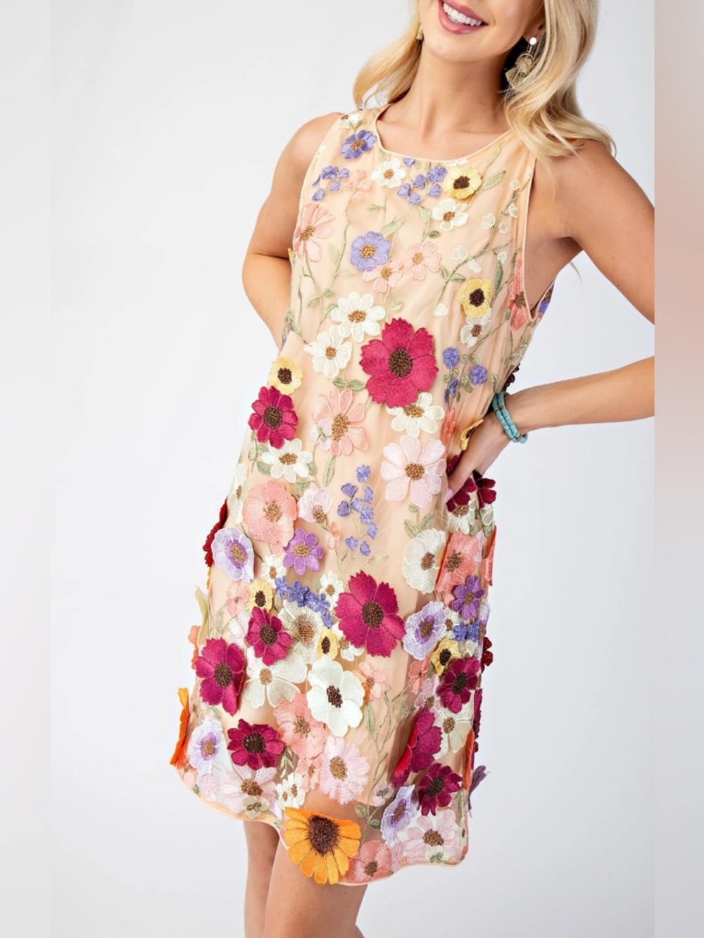 Sleeveless Floral Embroidered Nude Dress - Picture 3 of 8